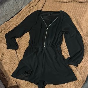 Black Express Romper with zipper